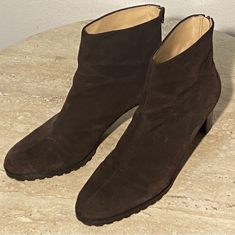 ANN TAYLOR Brown Suede Booties Vibram Soles Size 8M